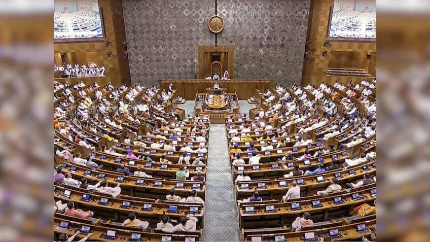 लोकसभा हुई स्थगित, 14 सत्रों में करीब 62 घंटे हुआ काम, पास हुएं ये जरूरी बिल, जानिए विंटर सेशन की पूरी हाईलाइट्स