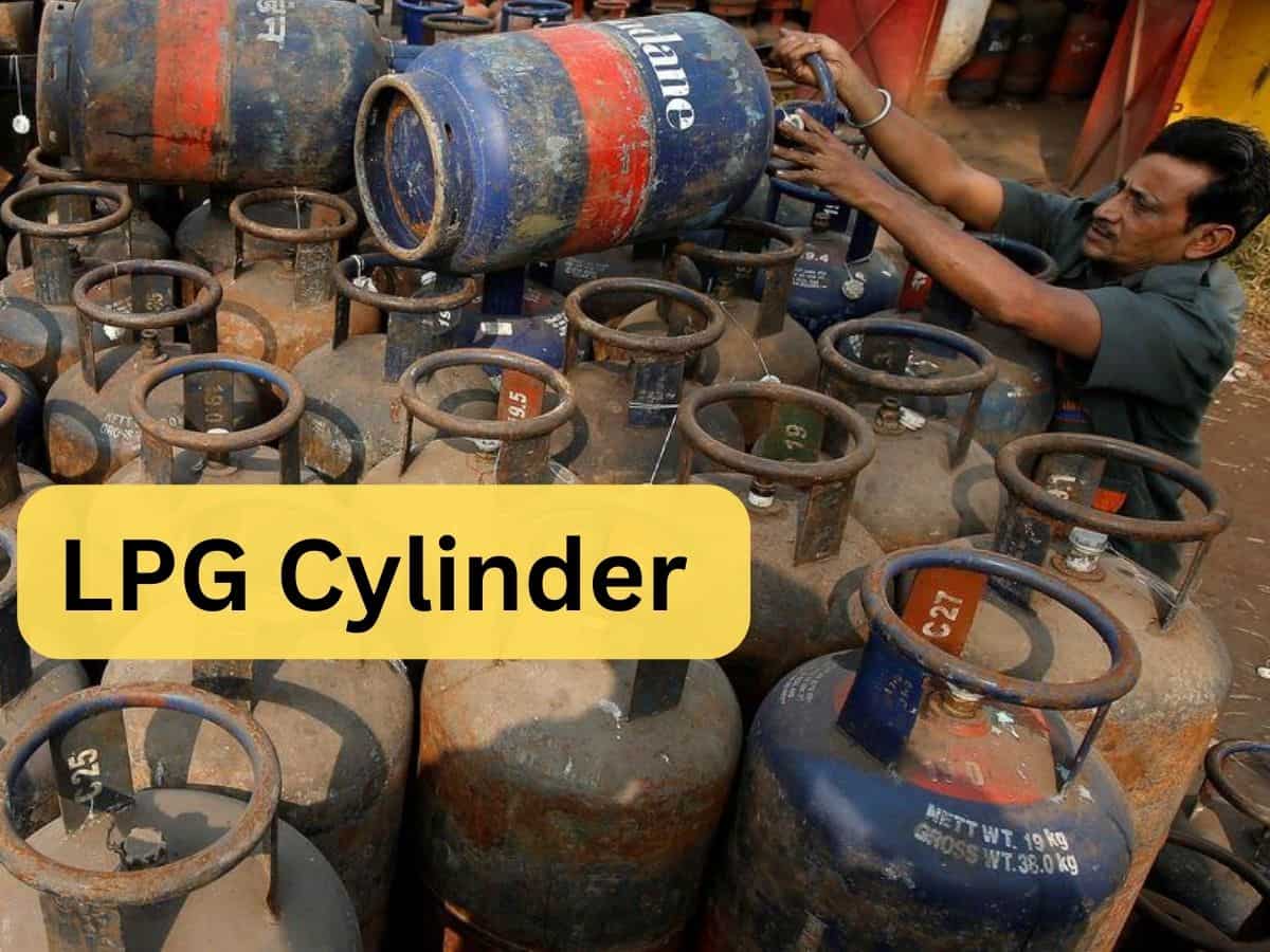 LPG सिलेंडर ₹39.50 सस्‍ता, क्रिसमस से पहले OMCs ने कंज्‍यूमर्स को दी बड़ी राहत; जानें किसे होगा फायदा 