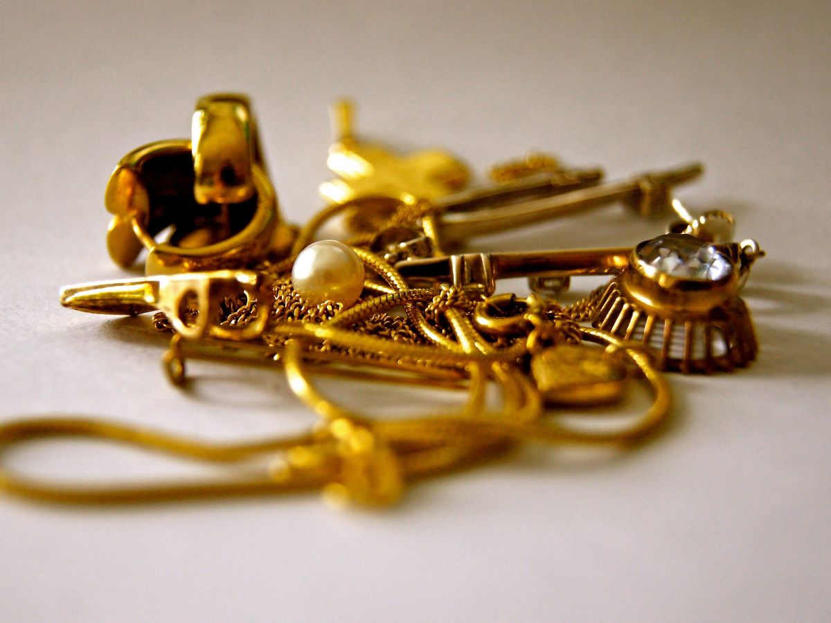 FY24 में ज्वैलरी सेल्स 10-12% बढ़ने की उम्मीद, दूसरी छमाही में मांग पर दिखेगा असर