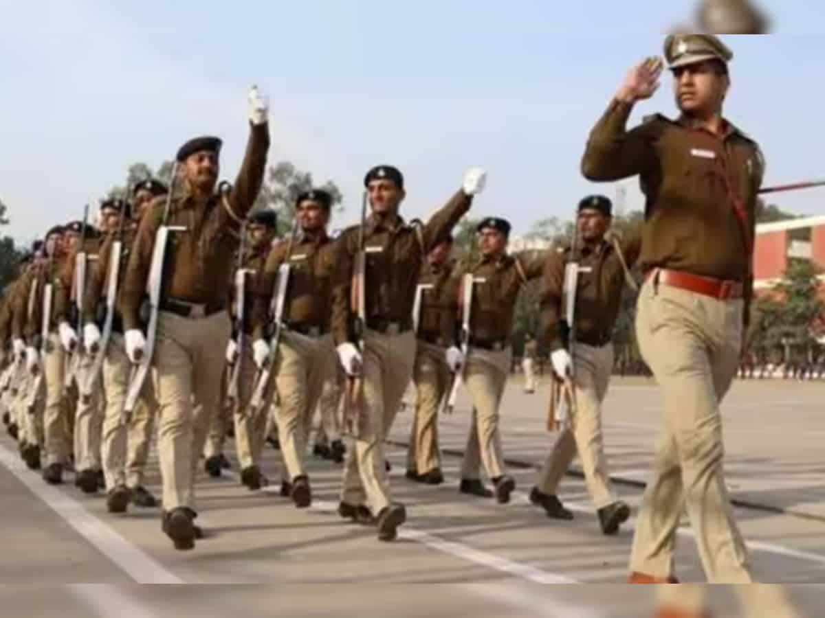 UP Police Recruitment 2024: यूपी पुलिस में 60,244 पदों पर निकली भर्ती, लड़कियों को लंबाई में छूट, चेक करें डीटेल