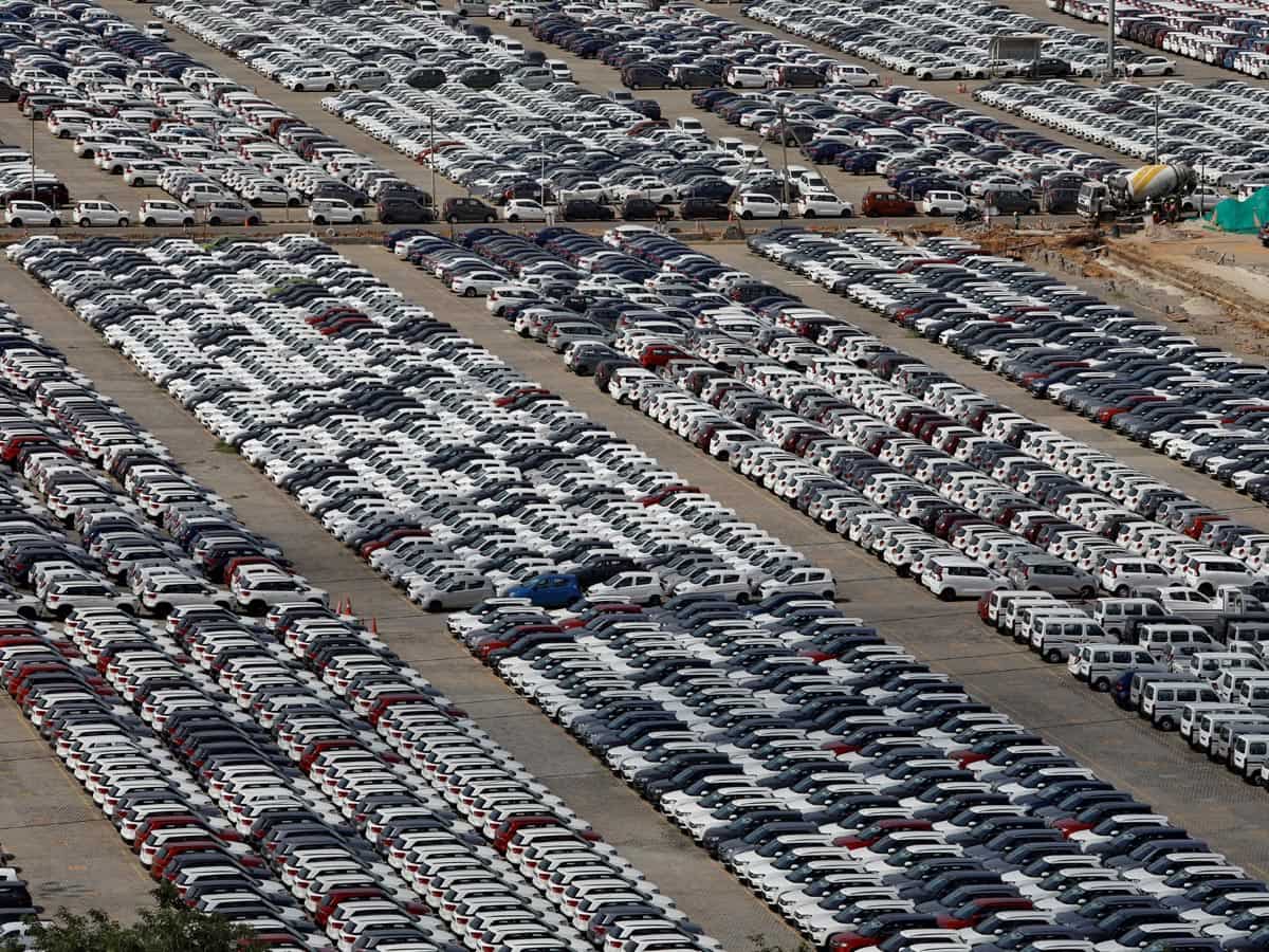 नए साल में बढ़ेंगे गाड़ियों के दाम, बिक्री पर पड़ेगा असर, जानिए ऑटो सेक्टर के लिए कैसा होगा साल 2024 