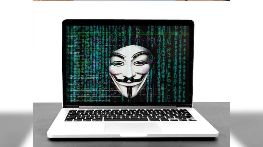 New Year पर खुद से करें 'ऑनलाइन सेफ' रहने का वादा, फोन में ऑन कर लें ये सेटिंग.. नजदीक नहीं आ पाएंगे स्कैमर्स