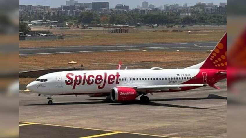 Spicejet Flight Emergency Landing: बुजुर्ग महिला की फ्लाइट में मौत के बाद मुंबई जा रहे विमान की वाराणसी में इमरजेंसी लैंडिंग