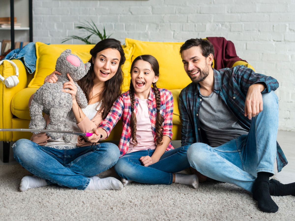 Income Tax: मां-बाप और जीवनसाथी से लेकर बच्चों तक, जानिए आपका परिवार कैसे बचा सकता है टैक्स