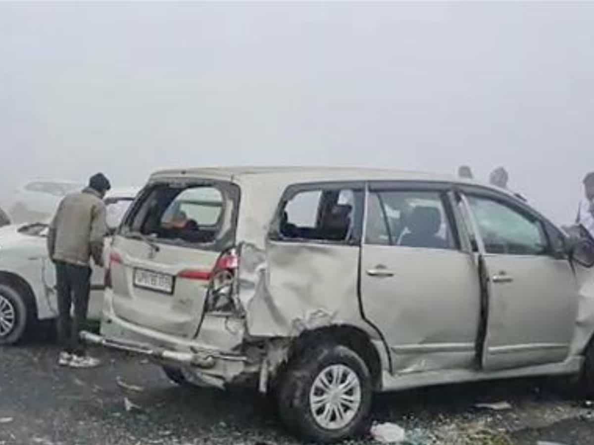 Road Accident: कोहरे में सड़क हादसे रोकने के लिए योगी सरकार का आदेश, लो विजिबिलिटी में नहीं चलेंगी बसें