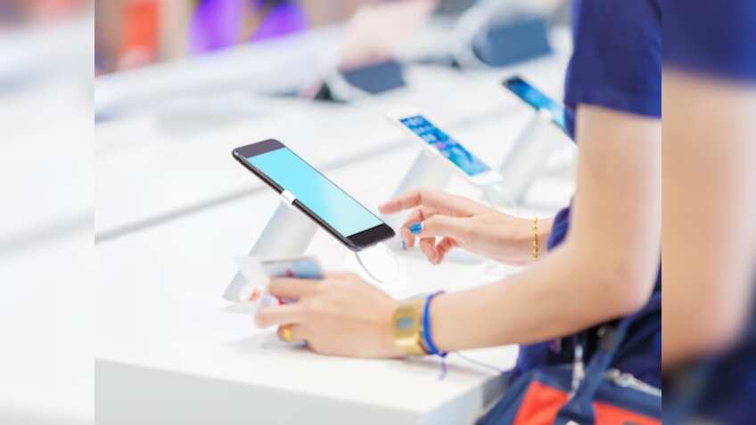 भारत में मोबाइल फोन के निर्यात में आई तेजी, अप्रैल से नवंबर तक 75,000 करोड़ रुपये के पार पहुंचा एक्सपोर्ट