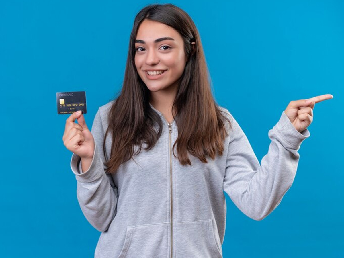नए साल में लेना चाहते हैं नया Credit Card? पहले खुद से पूछिए ये 10 सवाल, कभी नहीं फसेंगे कर्ज के जाल में