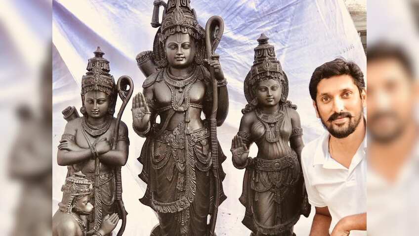 राम मंदिर के गर्भगृह में लगने वाली भगवान रामलला की मूर्ति फाइनल, कर्नाटक के मूर्तिकार योगीराज अरुण ने बनाया है इसे