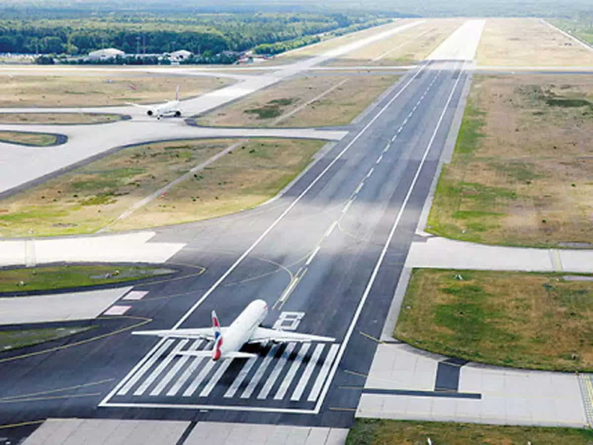 दिल्ली से नोएडा इंटरनेशनल एयरपोर्ट जाना होगा आसान; बन रहा है 32km लंबा एक्सप्रेसवे, मिलेंगे 2 बड़े फायदे