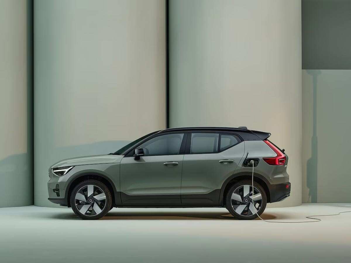 Volvo Cars की सेल्स में आया बड़ा उछाल, 2023 में हुई बंपर बिक्री, एक जनवरी से बढ़ गए थे दाम
