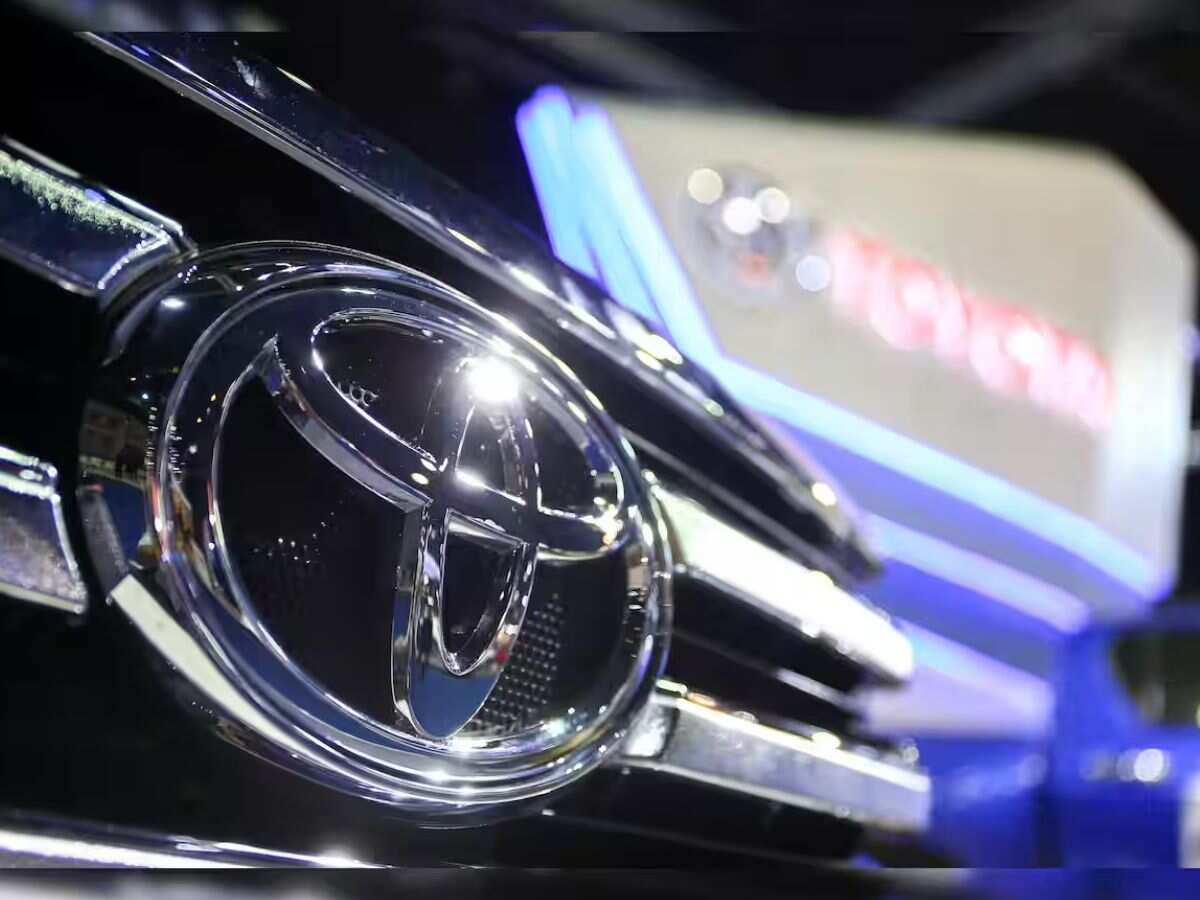 Vehicle Price Hike: टोयोटा किर्लोस्कर की गाड़ियां हो गई महंगी, कंपनी ने इतनी बढ़ाई कीमतें