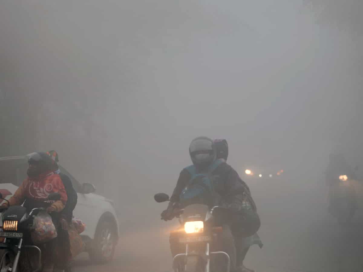 नोएडा में बढ़ते ठंड के प्रकोप के कारण 14 जनवरी तक स्कूल बंद, बच्चों की ऑनलाइन पढ़ाई जारी रहेगी