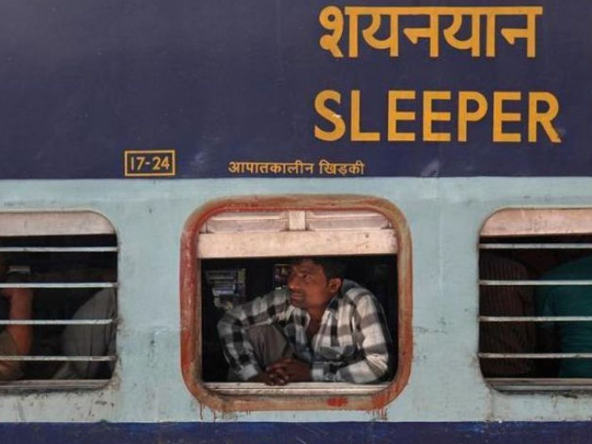 पैसेंजर्स की ये गलती भर रही है रेलवे का खजाना, सिर्फ दिसंबर में 2 लाख से अधिक पैसेंजर्स पर लगाया जुर्माना