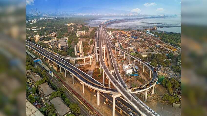 Atal Setu Inauguration: छह लेन हाइवे, मुंबई से गोवा की दूरी होगी कम, पीएम नरेंद्र मोदी ने किया अटल सेतु का उद्घाटन