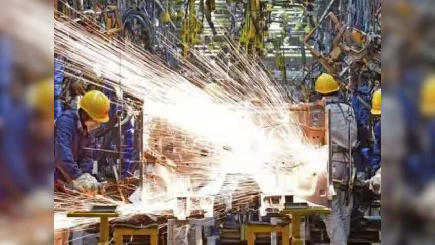 IIP Growth: सरकार ने जारी किया नवंबर का IIP डेटा, मैन्युफैक्चरिंग सेक्टर में नरमी आने से 2.4% की दर से बढ़ा