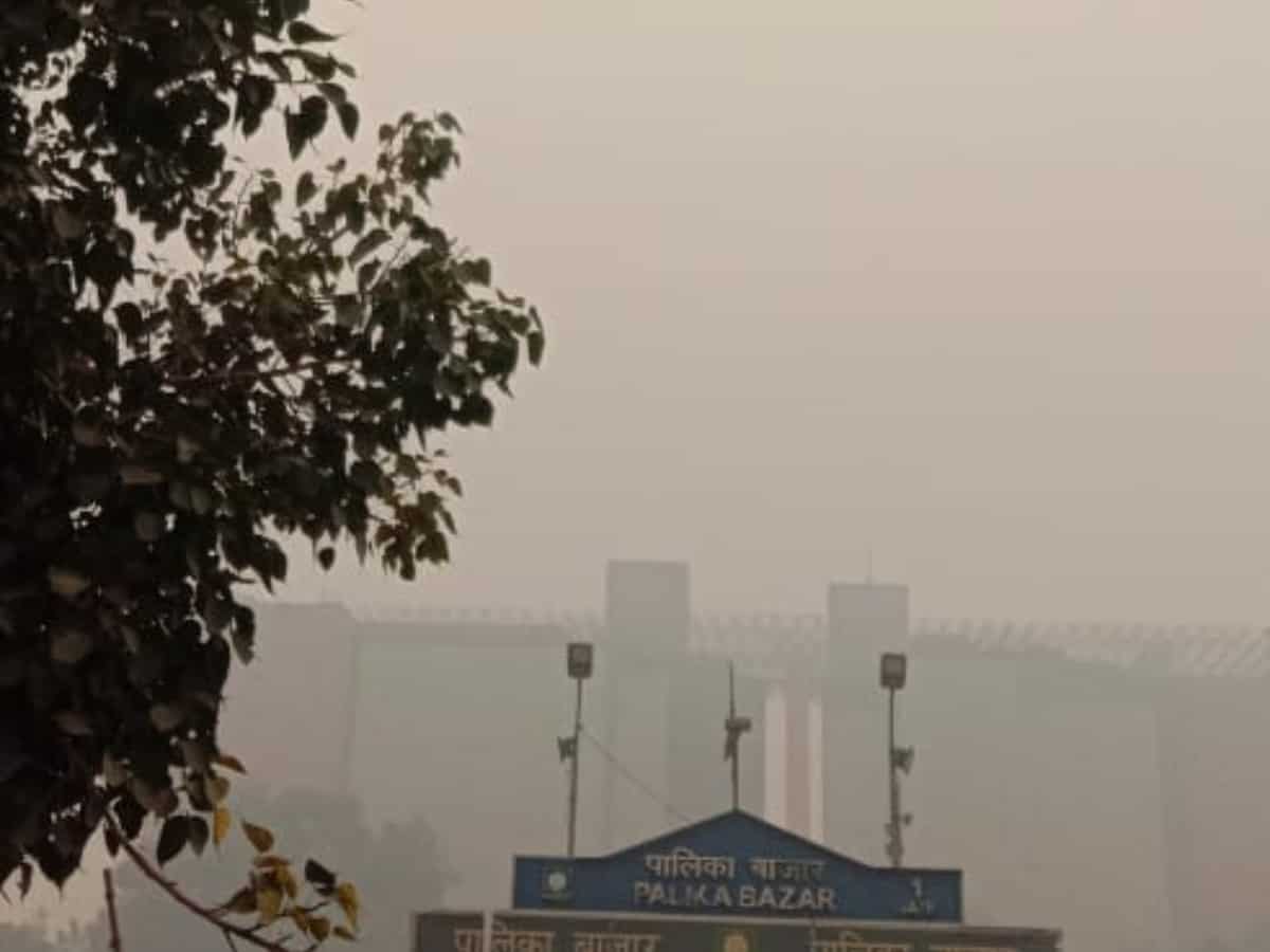 Weather Update: दिल्ली में आज मौसम का सबसे ठंडा दिन, 3.6 डिग्री सेल्सियस तक पहुंचा तापमान, देरी से चल रही 18 ट्रेनें