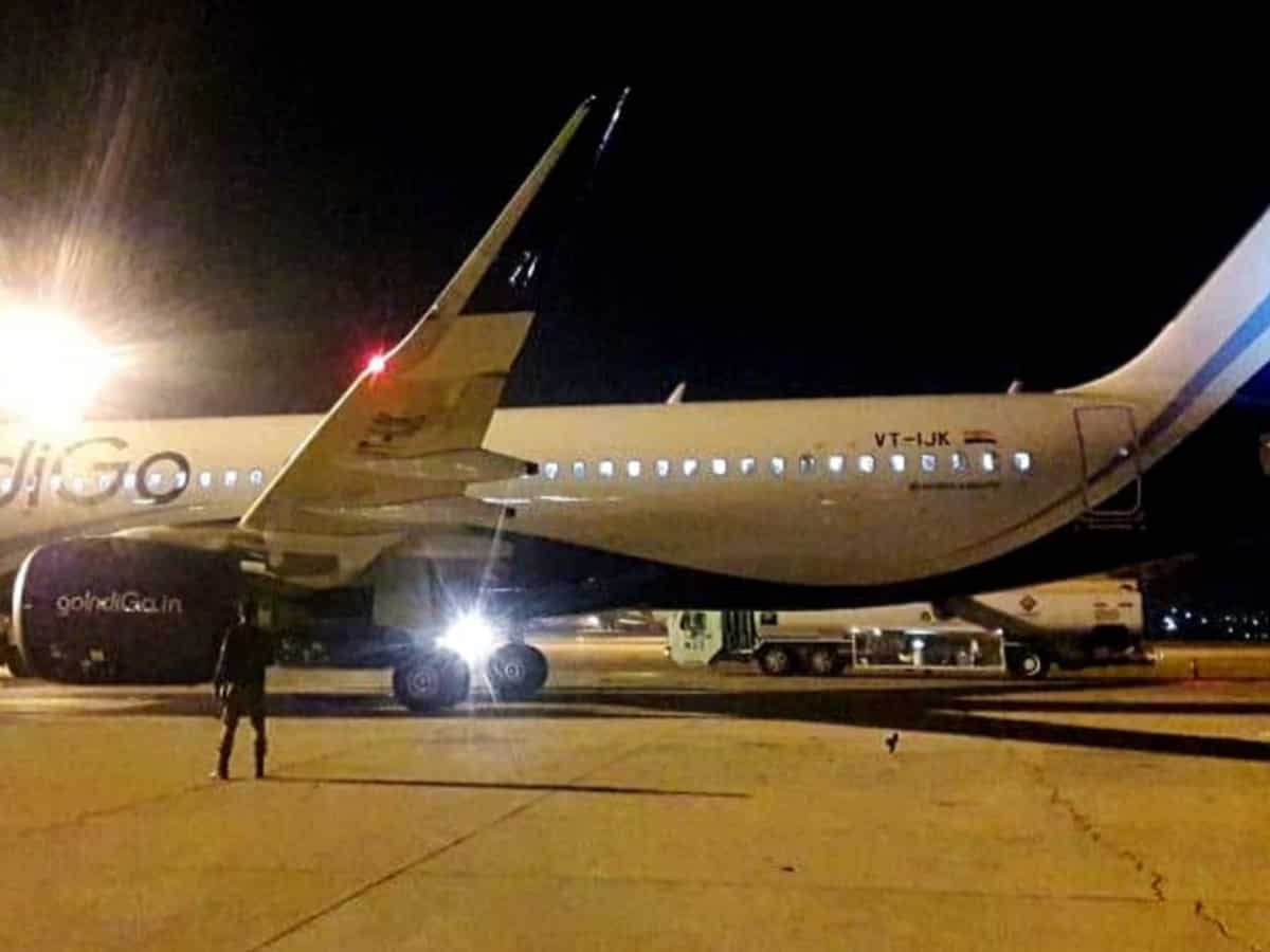 Indigo Airlines Punches Pilot: फ्लाइट लेट होने पर आपा खो बैठा पैसेंजर, पायलट को मारा 'मुक्का'