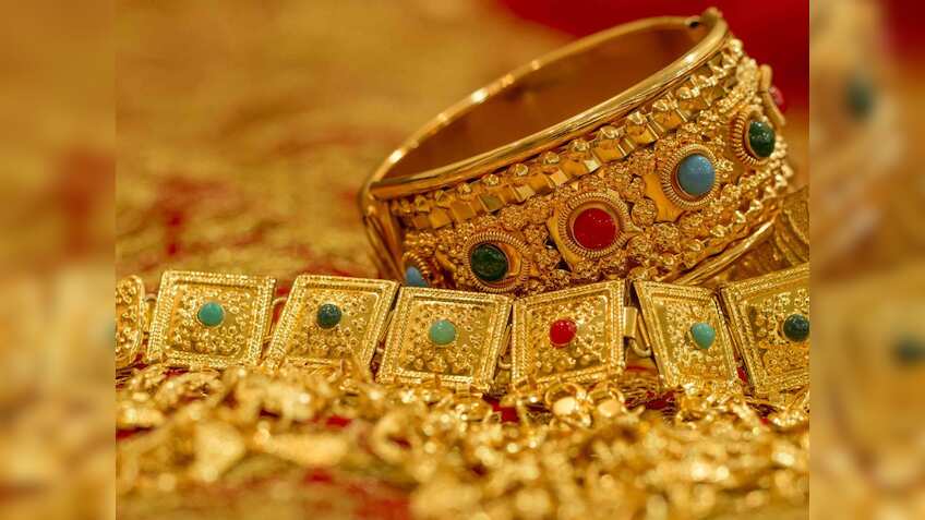 Gold Silver Price Today: सस्ता हो गया सोना, भाव 62500 रुपए के नीचे फिसला, फटाफट चेक करें रेट