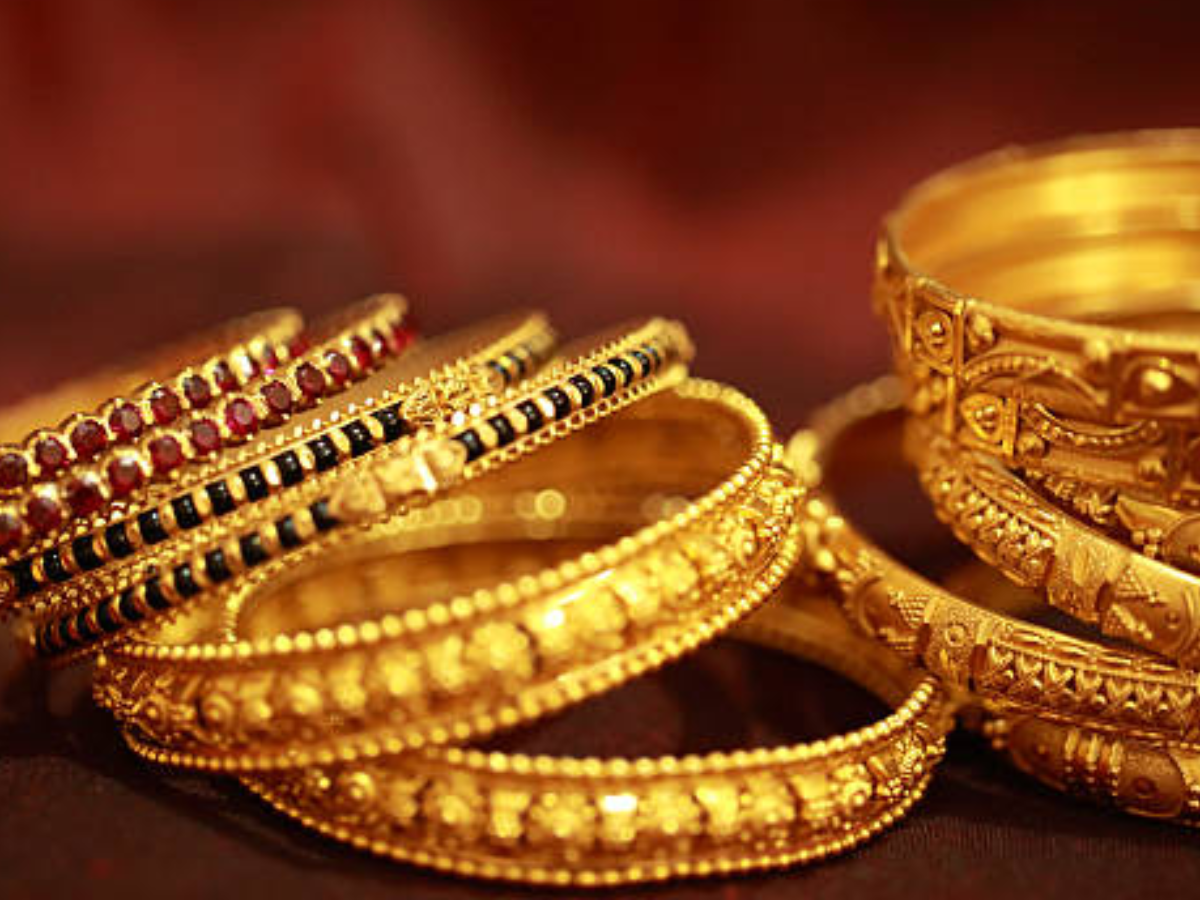 Gold Silver Price Today: सोने का भाव 62000 के नीचे फिसला, चांदी भी हुई सस्ती, चेक करें ताजा रेट्स