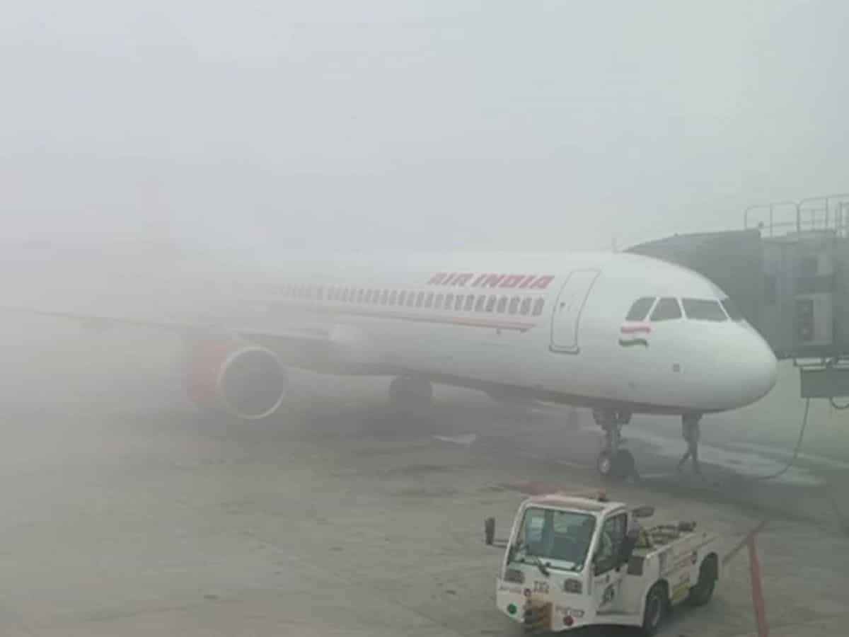 हवाई यात्रियों के हित में Zee Business की मुहिम का बड़ा असर, IndiGo, Air India और SpiceJet पर लगा भारी जुर्माना