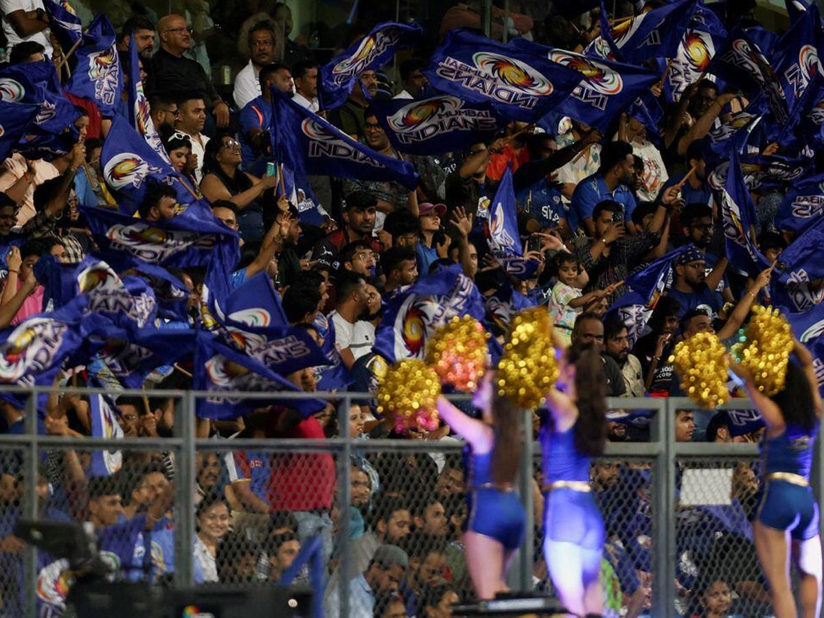 IPL ओपनिंग सेरेमनी के लिए BCCI ने जारी किए प्रस्ताव, एक लाख रुपए चुकाकर लगा सकते हैं बोली, जानिए नियम और शर्तें