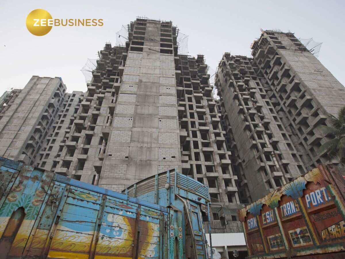 170% तक रिटर्न देने रियल्टी स्टॉक्स पर CLSA की नई स्ट्रैटेजी, बजट से पहले टारगेट में किया बदलाव, नोट कर लें डीटेल्स 