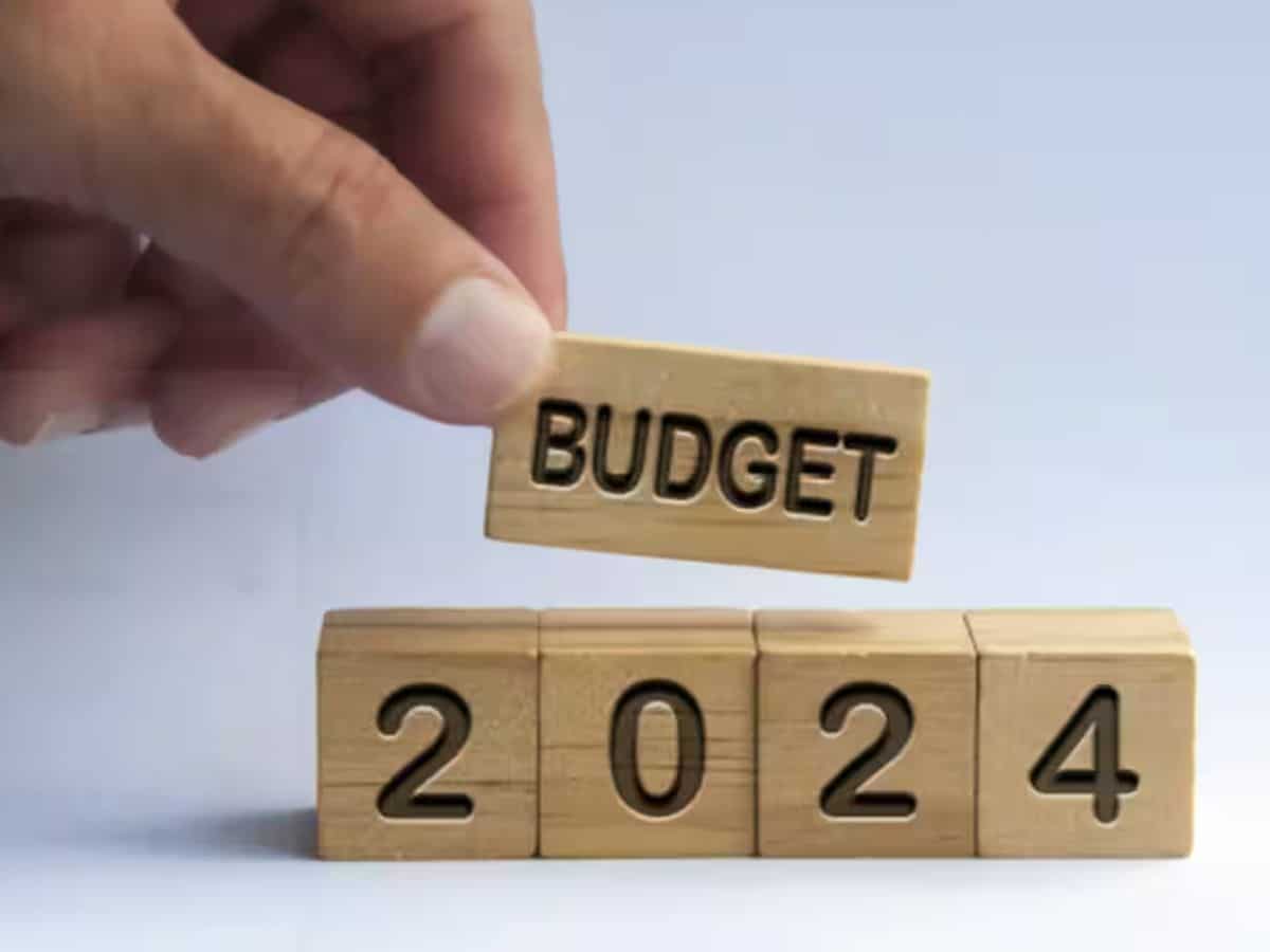 Budget 2024: टैक्सपेयर्स को दी जा सकती है रियायत, ₹7 लाख से बढ़ाकर ₹8 लाख किया जा सकता टैक्स छूट लिमिट
