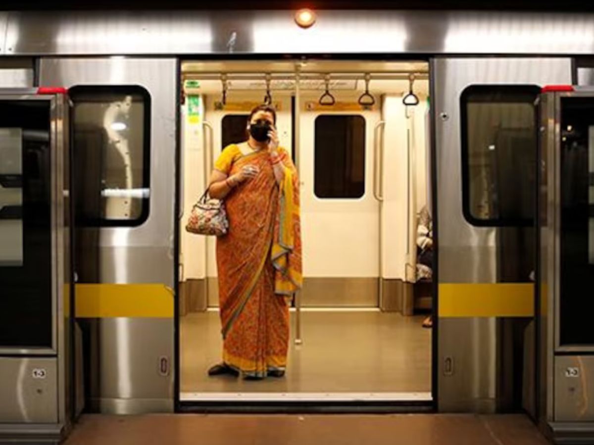 Delhi Metro का ये टूरिस्ट कार्ड है कमाल, सिर्फ 200 रुपये में होगा दिल्ली मेट्रो में अनलिमिटेड सफर