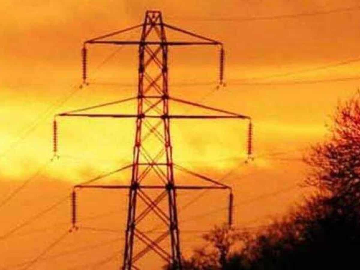 Electricity Bill Hike: मुंबई की जनता को लगेगा महंगी बिजली का झटका, जल्द बढ़ सकते हैं दाम