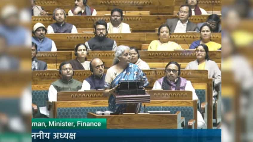 Union Budget 2024: रूफटॉप सोलर प्लान के तहत 1 करोड़ घरों को 300 यूनिट/महीना फ्री बिजली