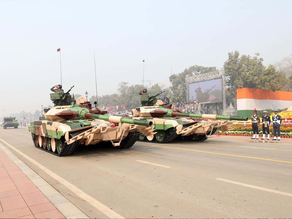 Defence Budget 2024: डिफेंस सेक्टर के लिए वित्त मंत्री ने खोला खजाना, 6.24 लाख करोड़ रुपए हुआ देश का रक्षा बजट