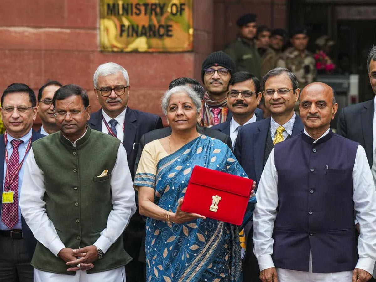 बजट में सरकार का अनुमान, RBI, सरकारी बैंकों से मिल सकता है 1.02 लाख करोड़ रुपये का डिविडेंड