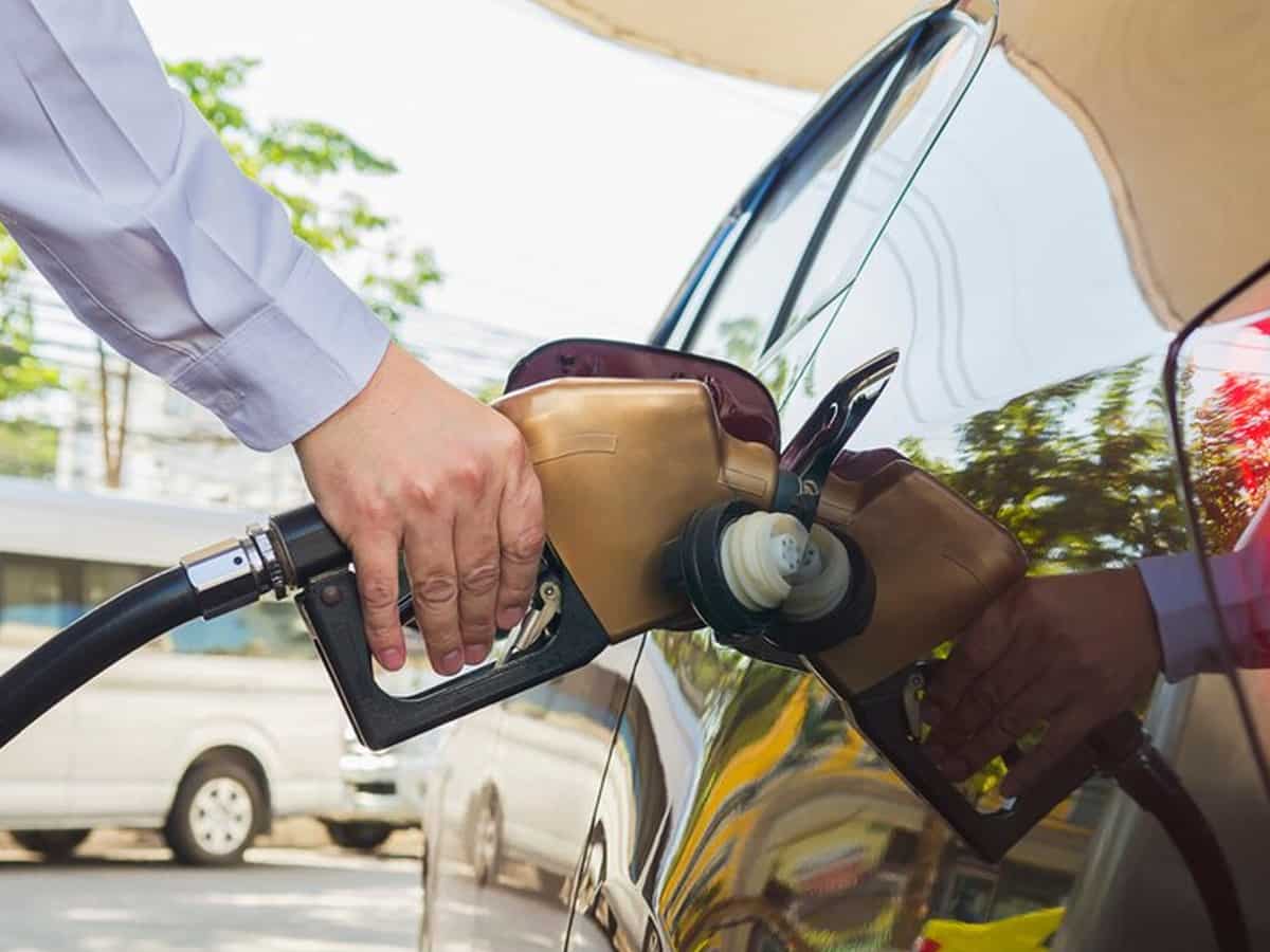 Petrol-Diesel Price: तेल कंपनियों ने जारी किए डीजल-पेट्रोल के रेट, जानिए आज 3 फरवरी को क्या है भाव