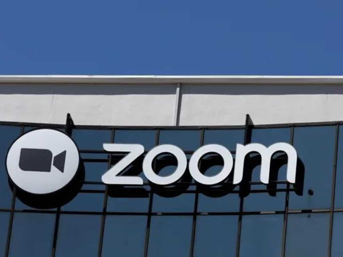 Zoom layoffs: जूम ने की 150 कर्मचारियों की छंटनी, ओक्टा ने 400 कर्मचारियों को निकाला