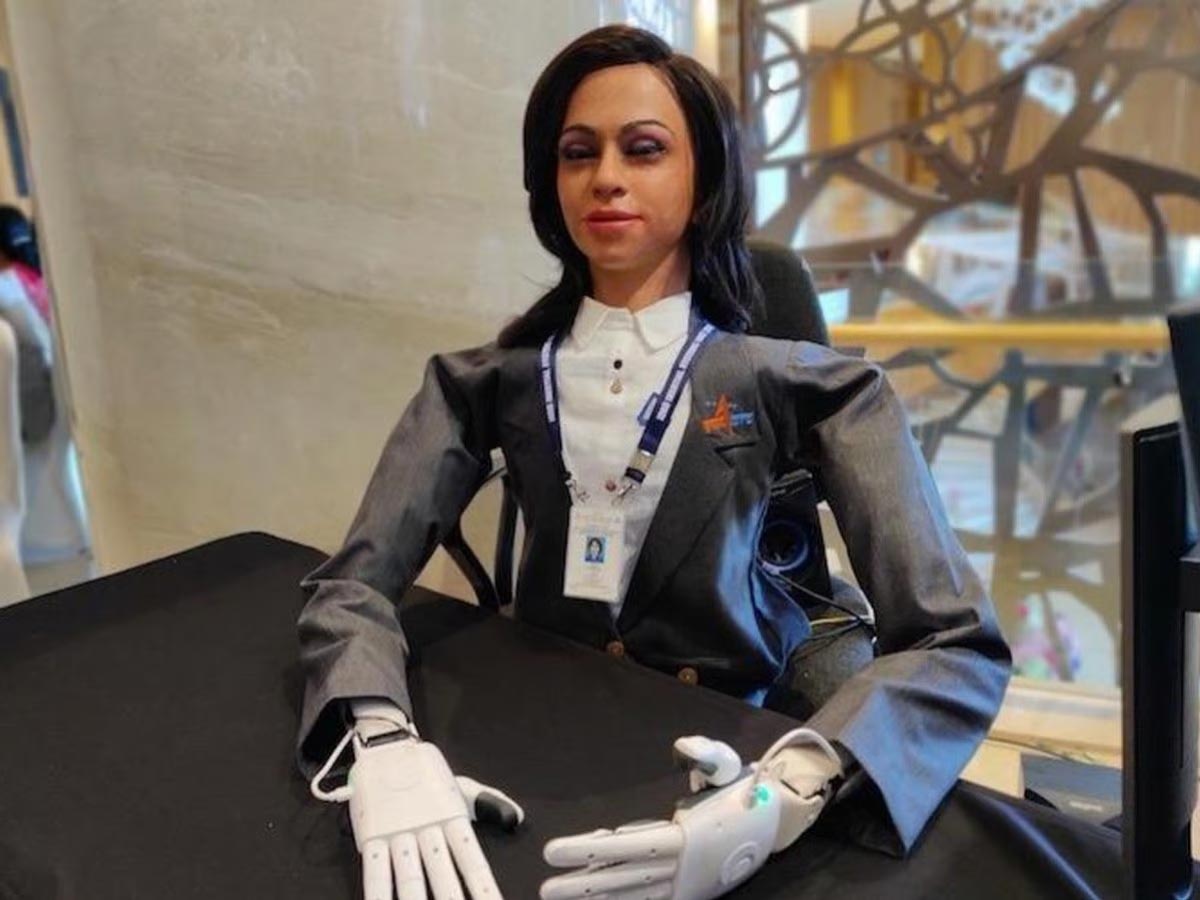 Gaganyaan मिशन से पहले अंतरिक्ष में जाएगी महिला रोबोट एस्ट्रोनॉट "व्योममित्र", जानिए स्पेस में कैसे करेगी काम