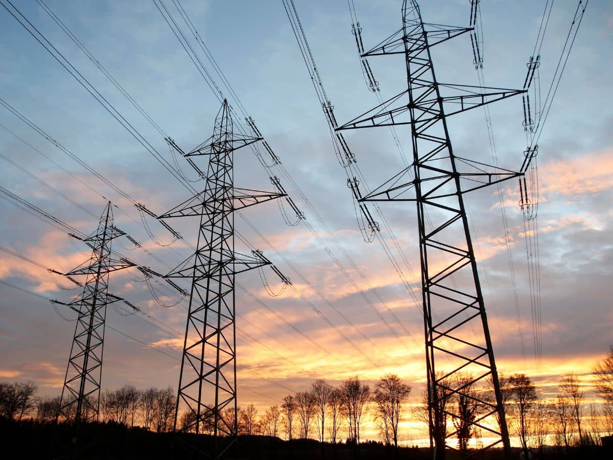 UP Budget 2024: उत्तर प्रदेश में निर्बाध बिजली सप्लाई के लिए योगी सरकार का फैसला, बजट में दिए ₹2000 करोड़