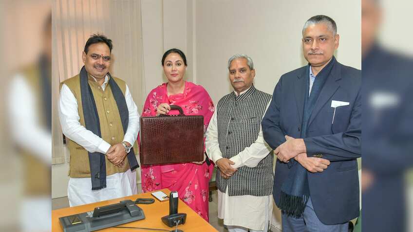 Rajasthan Budget 2024: 70 हजार सरकारी नौकरी का ऐलान, 300 यूनिट फ्री बिजली, जानिए राजस्थान बजट की घोषणाएं
