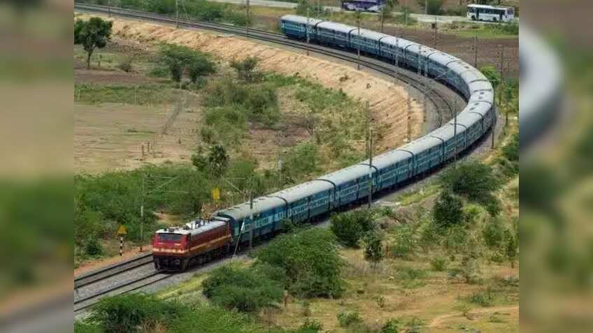 यात्रीगण ध्यान दें! 28 फरवरी तक कई ट्रेनों के रूट्स डायवर्ट, टिकट बुकिंग से पहले जरूर देख लें ये लिस्ट
