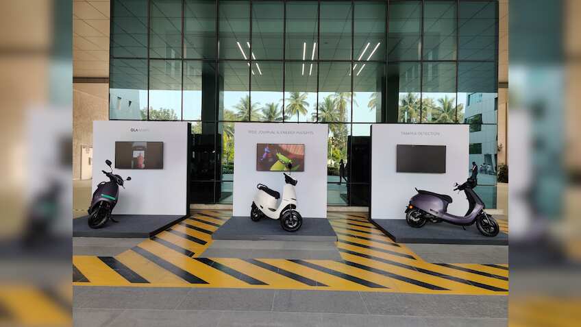 OLA को टक्कर देने वाला दूर-दूर तक नहीं, हर महीने तोड़ रही अपनी ही बिक्री का रिकॉर्ड, जानें लेटेस्ट अपडेट