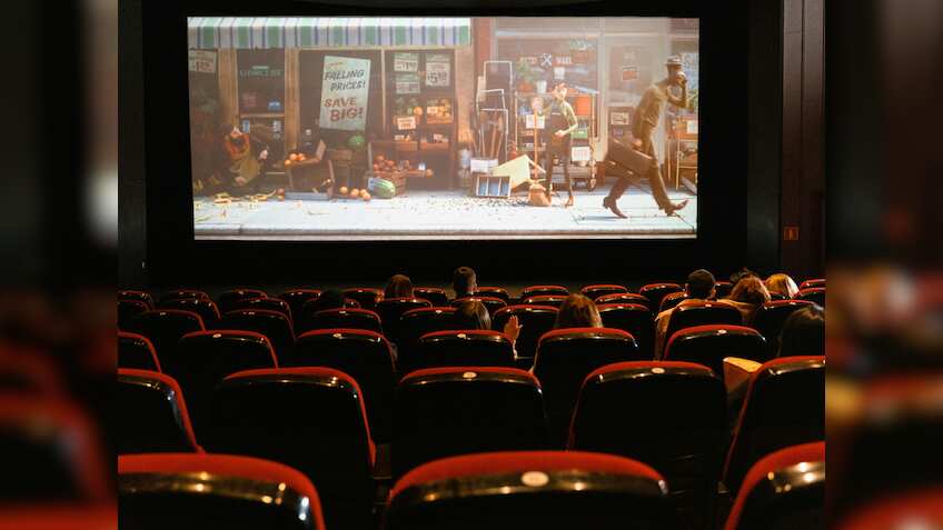 बॉक्स ऑफिस पर शुक्रवार को ही क्यों रिलीज होती है फिल्में? 64 साल पहले इस फिल्म ने सेट किया था ट्रेंड