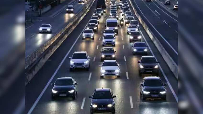 Farmer Protest: नोएडा, ग्रेटर नोएडा से  दिल्ली जाने वाले कई रूट्स डायवर्ट, घर से निकलने से पहले देखें ये एडवाइजरी