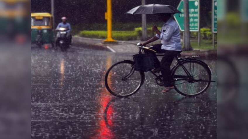 दिल्ली-NCR में देर रात हुई बारिश ने बढ़ाई ठंड,  22 फरवरी तक देश के कई हिस्सों में बारिश का अनुमान, जानें अपने शहर का हाल