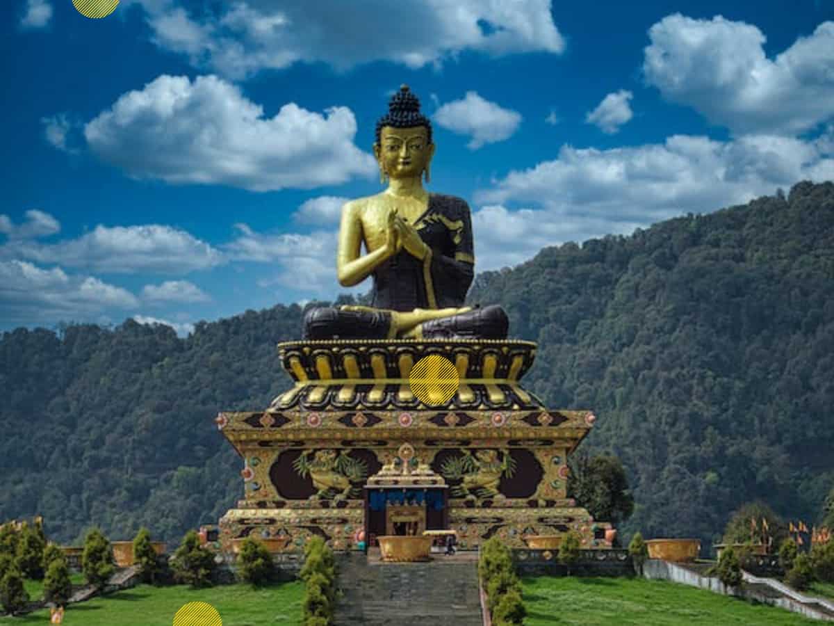 Best Places to Visit in March: मार्च में करें इन जगहों पर घूमने का प्लान, जानें कितना आएगा खर्च