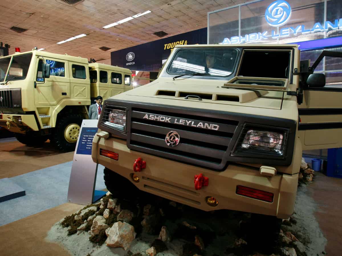 इलेक्ट्रिक बस बनाएगी Ashok Leyland, यूपी के सीएम योगी ने राज्य में कमर्शियल व्हीकल प्लांट की रखी नींव