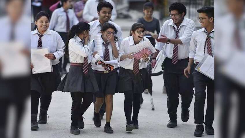CBSE Exam पर आया बड़ा अपडेट, सीबीएसई कराएगी ओपेन बुक एग्जाम, बच्चे परीक्षा में लेकर जा पाएंगे नोट्स और किताबें!