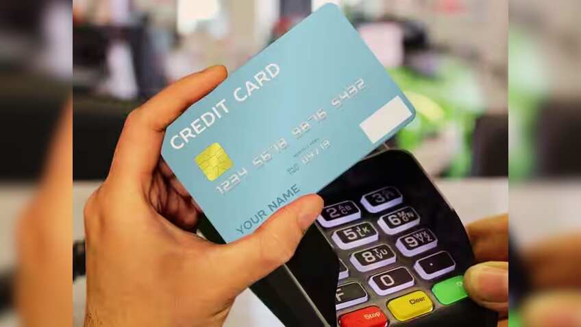 Credit Card से भी सुधार सकते हैं सिबिल स्‍कोर, जानें क्रेडिट कार्ड के 4 बड़े फायदे जिनके बारे में लोगों को नहीं है जानकारी