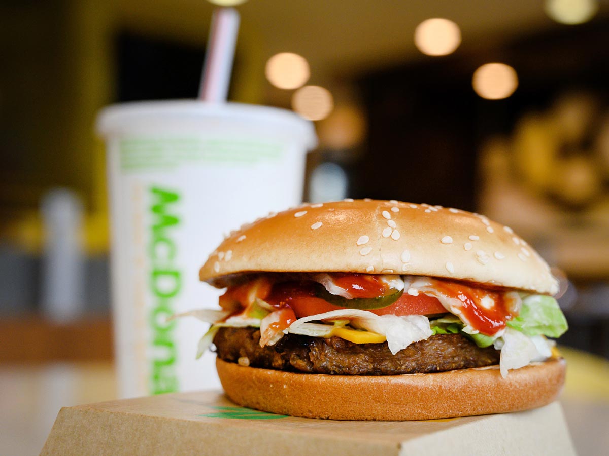 महाराष्ट्र FDA का मैकडोनाल्ड्स पर बड़ा एक्शन, बर्गर में चीज के नाम पर हो रहा था ये झोल, प्रोडक्ट्स के बदले नाम