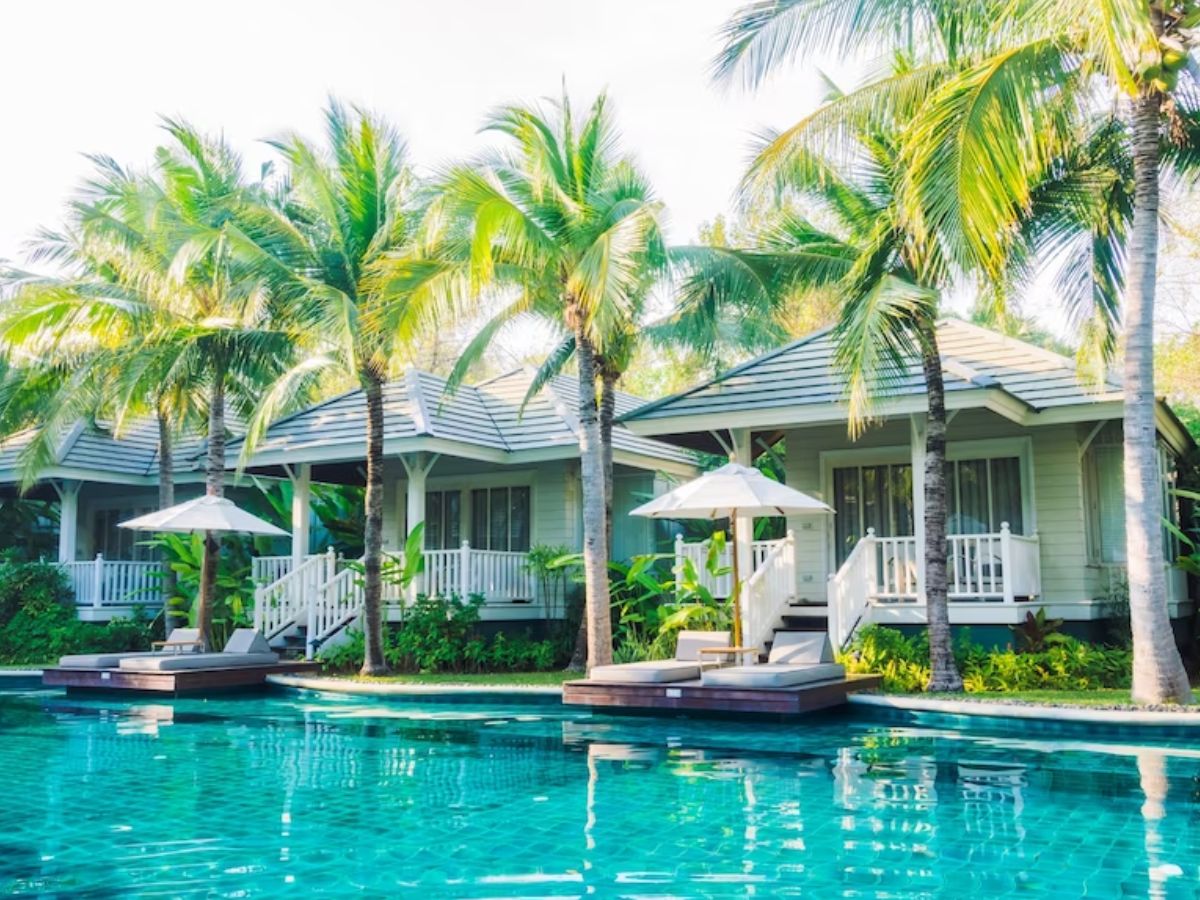 Mahindra Group की होटल कंपनी ने दिया बिजनेस अपडेट, सोमवार को शेयर पर रखें नजर, सालभर में 50% तक रिटर्न