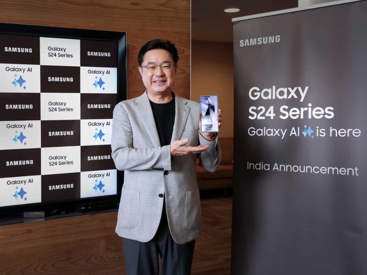 Samsung Galaxy S24 सीरीज को खूब पसंद कर रहे हैं लोग, 3 दिन में हुई ढाई लाख से ज्यादा रिकॉर्ड तोड़ प्री-बुकिंग