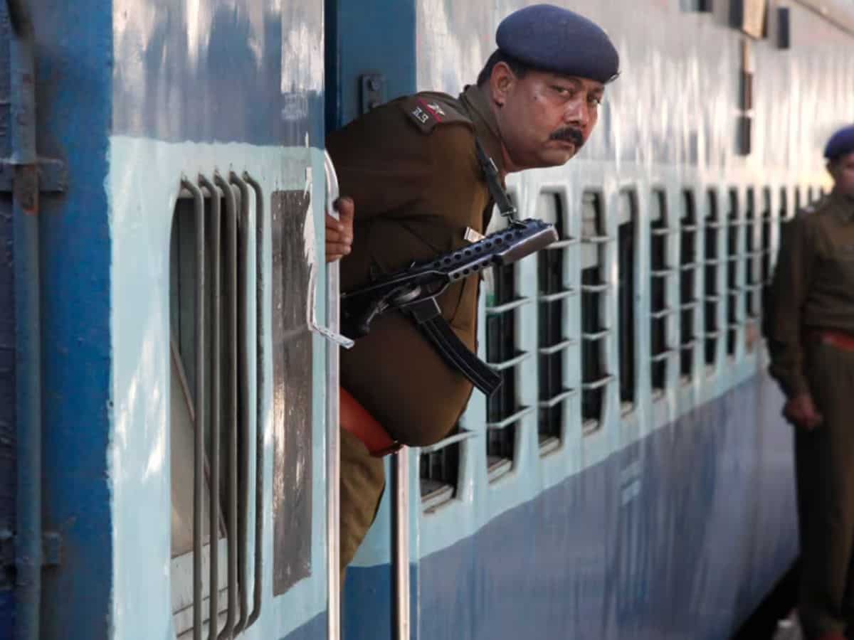 RRB Recruitment 2024: रेलवे बोर्ड ने निकाली 4660 पोस्ट पर भर्तियां? जी नहीं! अप्लाई करने के पहले जान लें ये बात